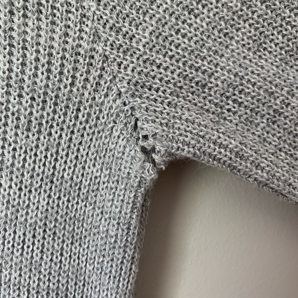 Side split sweater - Picture 3 of 3